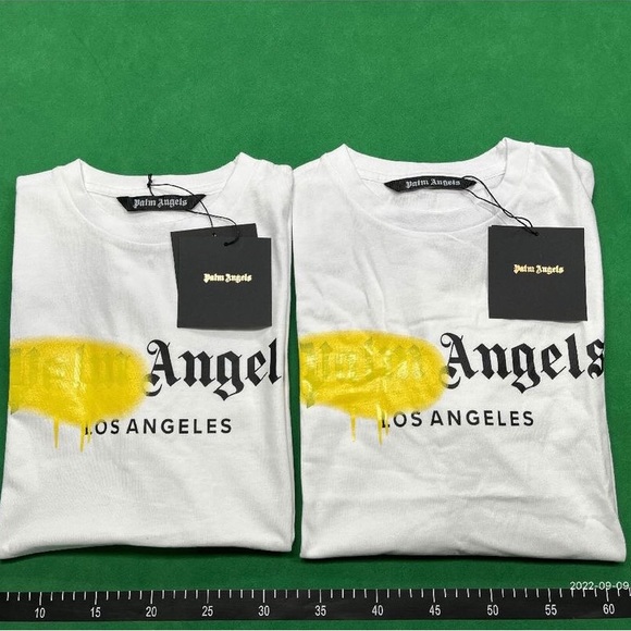 Tshirts/ Hoodies/Crewnecks sweaters/ Jackets & etc. - Picture 4 of 12